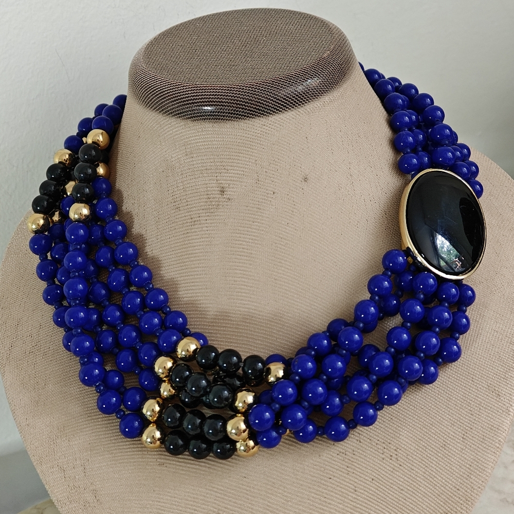 Elegant Signed Gay Boyer Torsade Necklace
